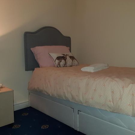 Phoenix Nights Guest House Барроу-ин-Фернесс Экстерьер фото