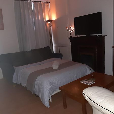 Phoenix Nights Guest House Барроу-ин-Фернесс Экстерьер фото