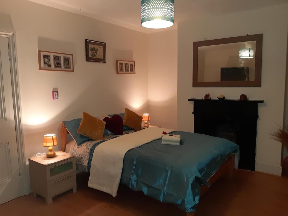 Phoenix Nights Guest House Барроу-ин-Фернесс Экстерьер фото