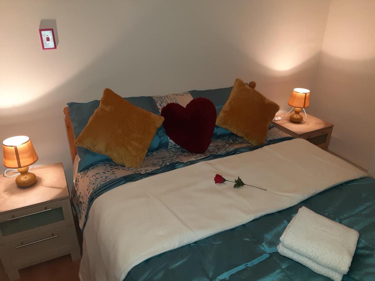 Phoenix Nights Guest House Барроу-ин-Фернесс Экстерьер фото