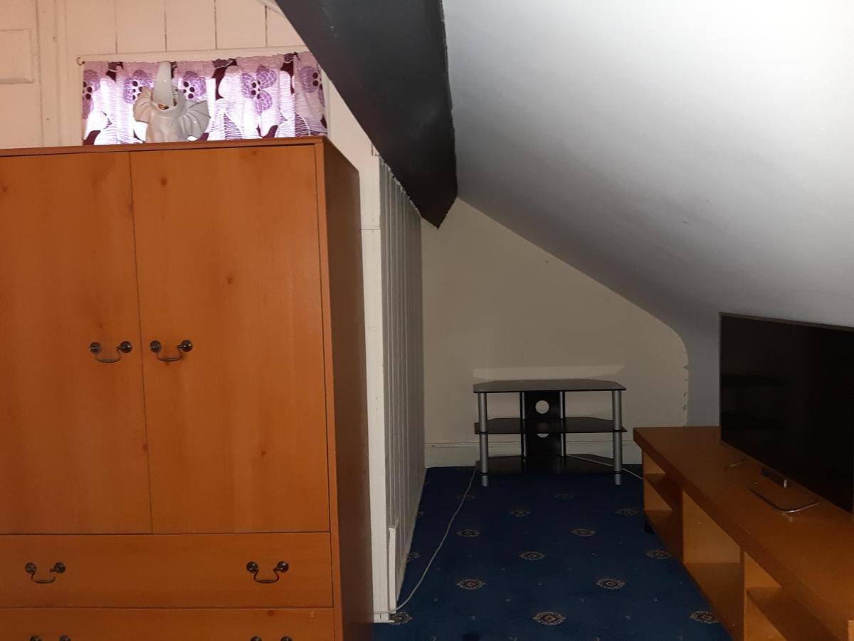 Phoenix Nights Guest House Барроу-ин-Фернесс Экстерьер фото
