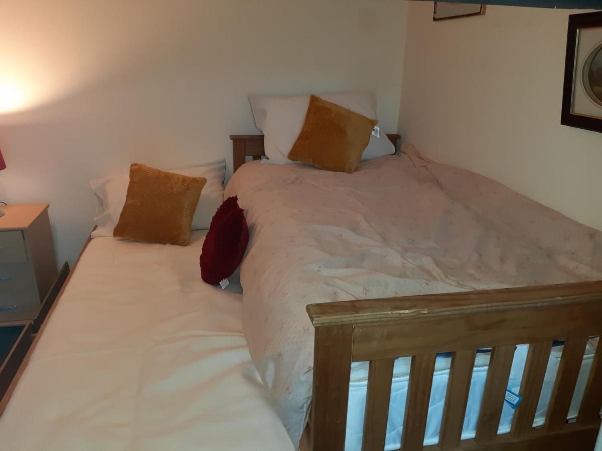 Phoenix Nights Guest House Барроу-ин-Фернесс Экстерьер фото