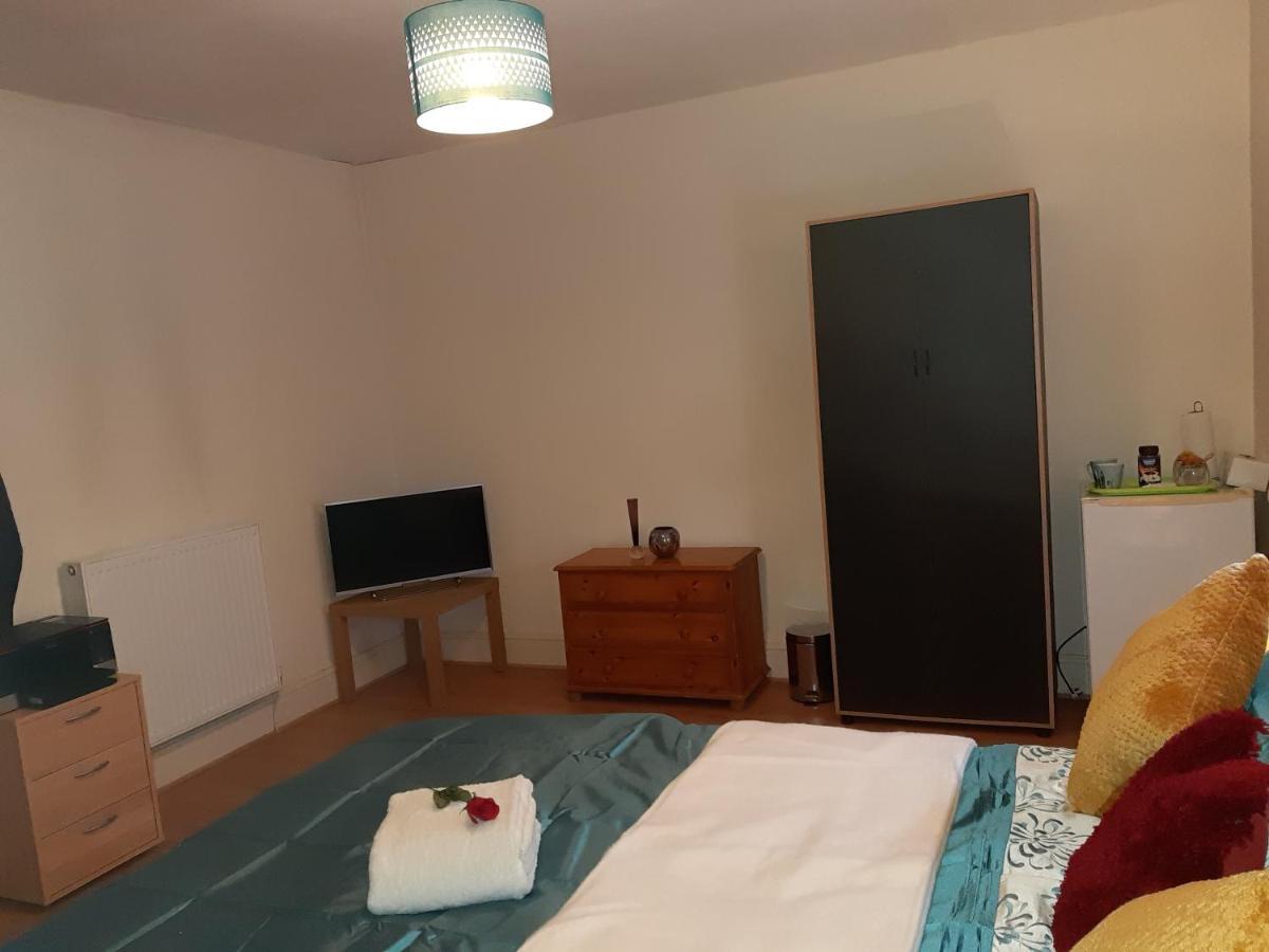 Phoenix Nights Guest House Барроу-ин-Фернесс Экстерьер фото