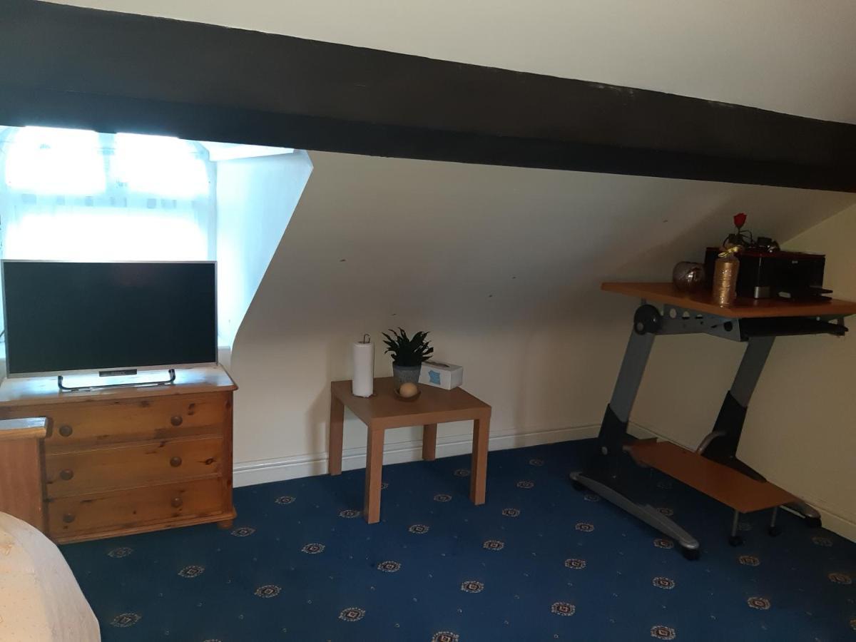 Phoenix Nights Guest House Барроу-ин-Фернесс Экстерьер фото