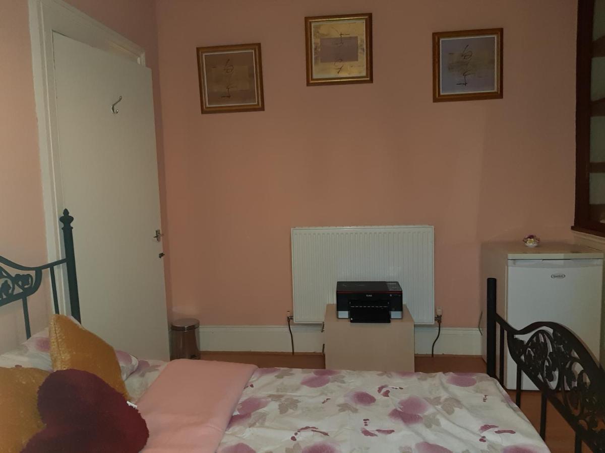 Phoenix Nights Guest House Барроу-ин-Фернесс Экстерьер фото