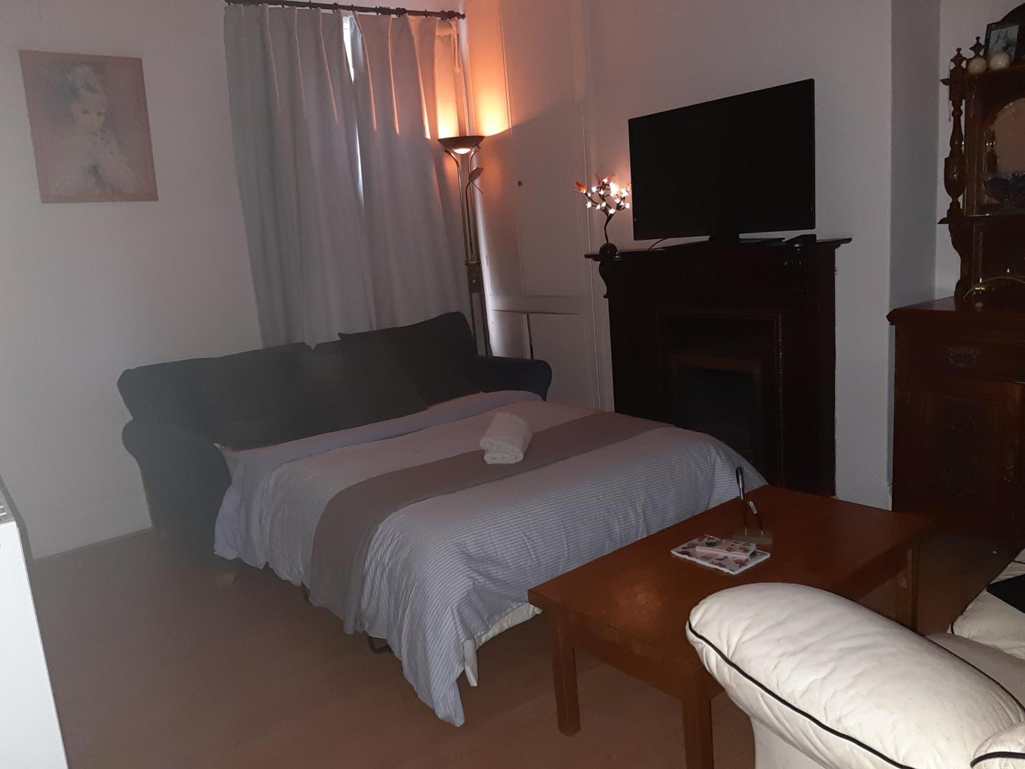 Phoenix Nights Guest House Барроу-ин-Фернесс Экстерьер фото