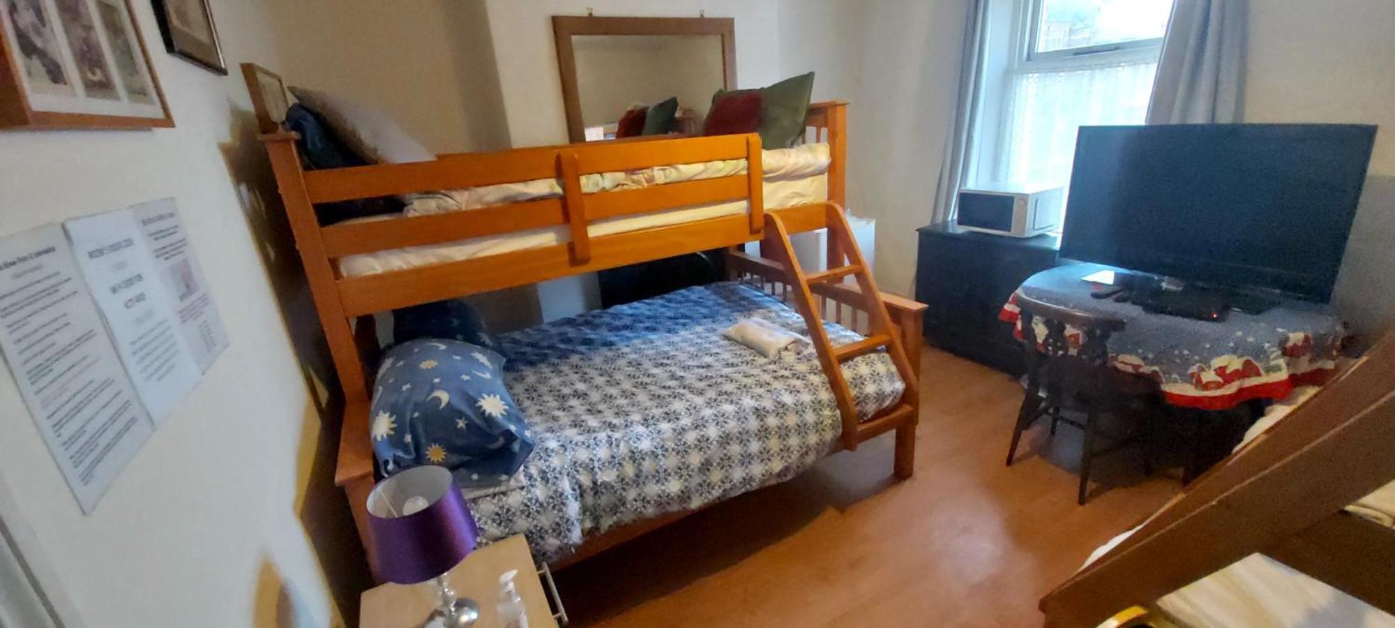 Phoenix Nights Guest House Барроу-ин-Фернесс Экстерьер фото